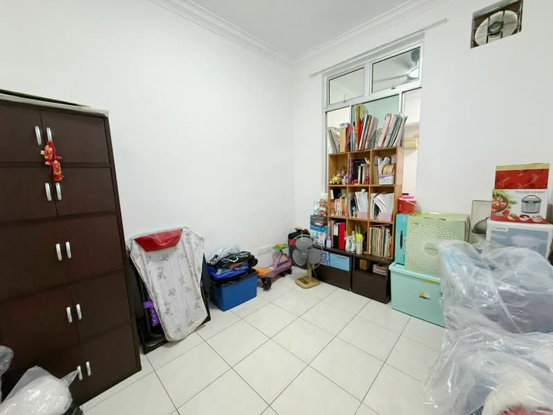 1.5-storey Terraced House for Sale in Taman Daya (Johor Bahru) - Karl Lim - Study - PropertyGuru.com.my