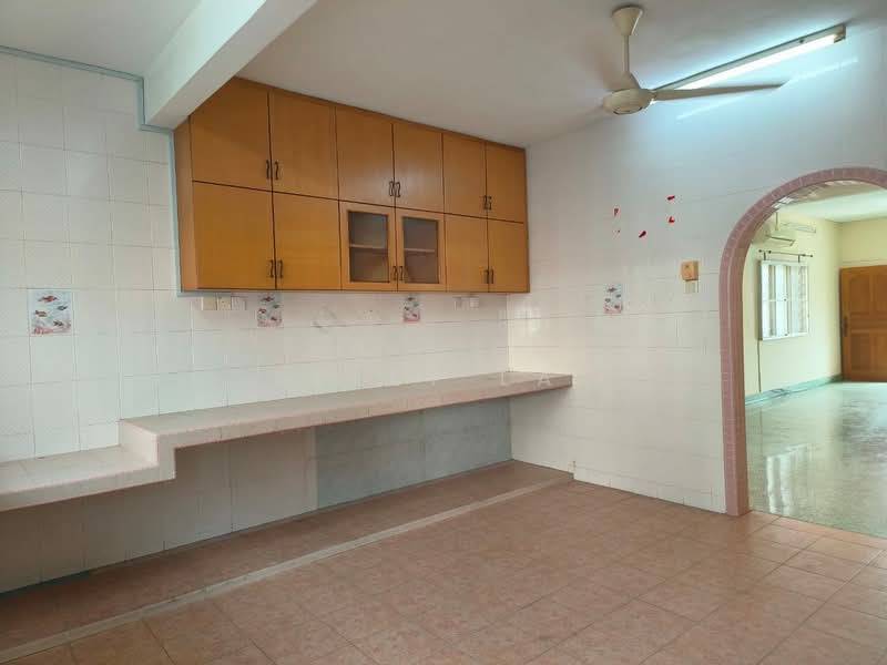 Rumah Teres 2 Tingkat untuk Dijual di Taman Kepong (Kepong) - Kelly Lai - Kitchen - PropertyGuru.com.my