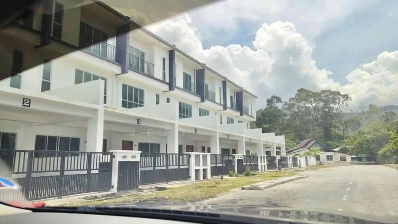 Rumah Teres 3 Tingkat untuk Dijual di Kampung Kuala Muda (Balik Pulau) - Jeff Ooi - Exterior - PropertyGuru.com.my