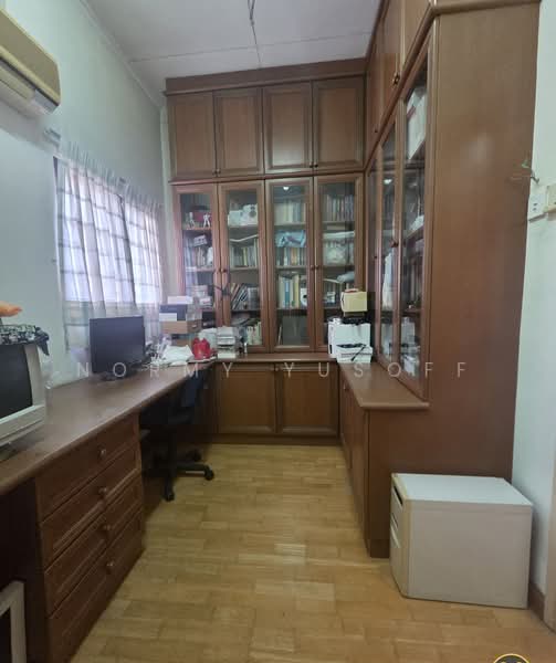 Rumah Teres 2 Tingkat untuk Dijual di Bukit Jelutong (Shah Alam) - Normy Yusoff - Study - PropertyGuru.com.my