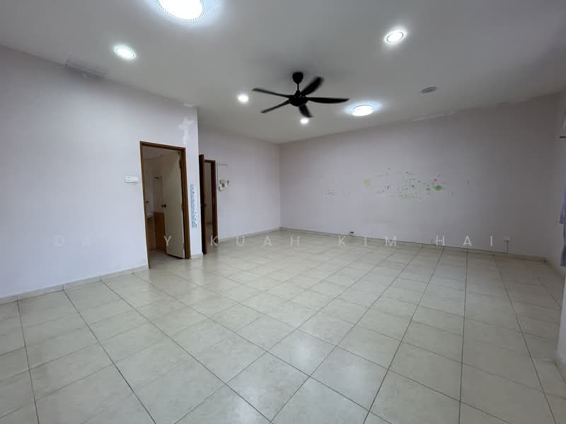 2-storey Terraced House for Sale in Taman Semabok Perdana (Semabok) - Danny Kuah Kim Hai - Living Room - PropertyGuru.com.my