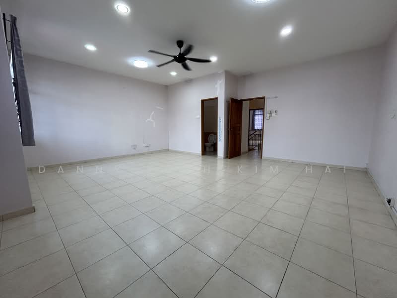 2-storey Terraced House for Sale in Taman Semabok Perdana (Semabok) - Danny Kuah Kim Hai - Living Room - PropertyGuru.com.my