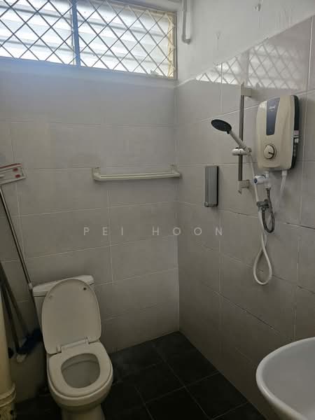 Pangsapuri untuk Dijual di Excel House - Pei Hoon - Bathroom - PropertyGuru.com.my