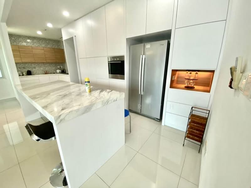 Condominium for Rent at Gurney Paragon - Panya Rith - Kitchen - PropertyGuru.com.my