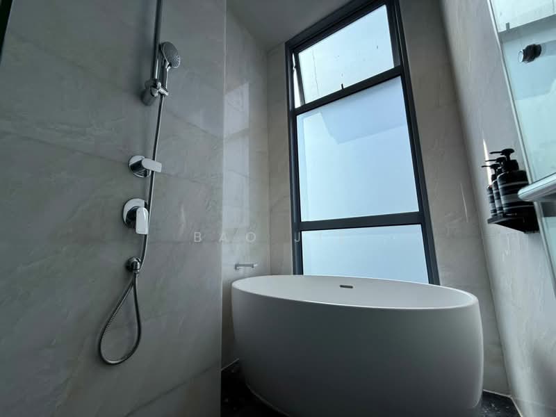 Service Residence for Sale at Royce Residence - Bao Jie - Bathroom - PropertyGuru.com.my