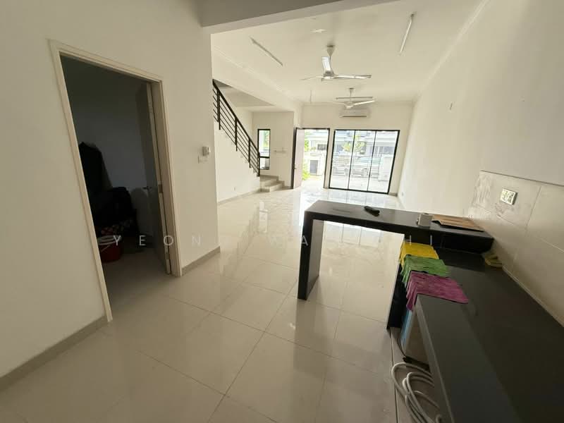 2-storey Terraced House for Sale in Bandar Seri Coalfields (Ijok) - Yeong Wan Chi - Living Room - PropertyGuru.com.my