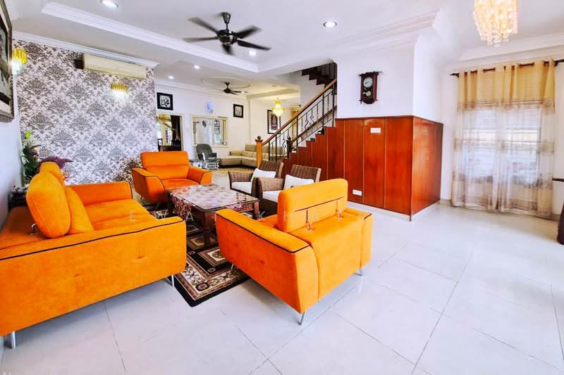 Rumah Berkembar untuk Dijual di Ampang Jaya (Ampang) - Ewat Khairul - Living Room - PropertyGuru.com.my
