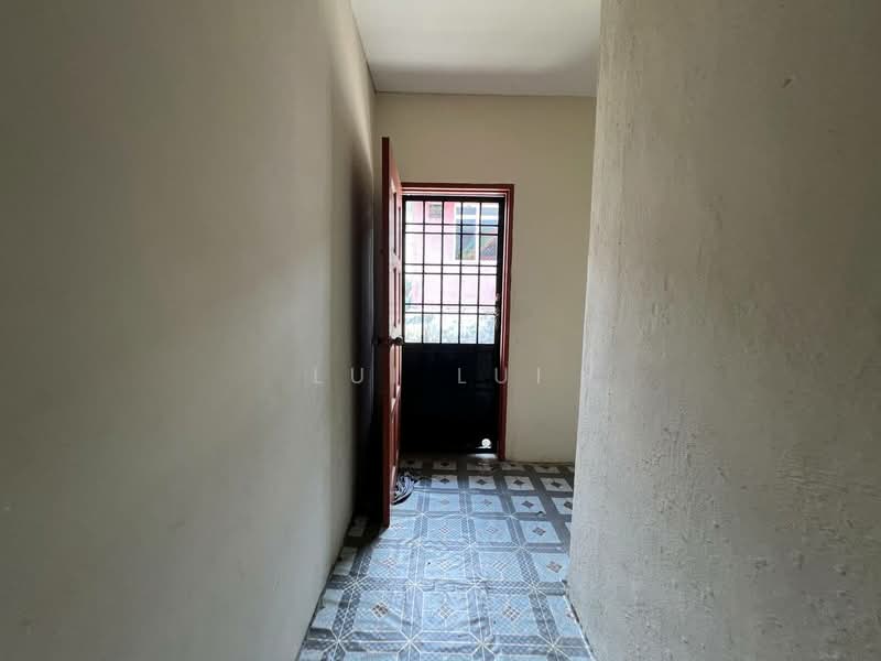 Rumah Teres 1 Tingkat untuk Dijual di Taman Pasir Putih (Pasir Gudang) - Lui Lui - Kitchen - PropertyGuru.com.my