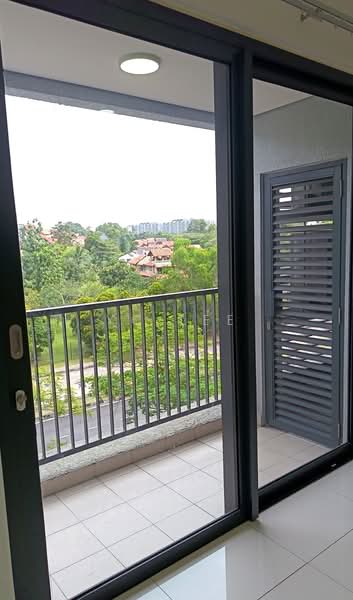 Servis Apartment untuk Disewa di Radia Residences - YC Lee - Balcony - PropertyGuru.com.my