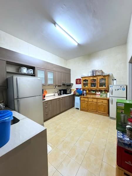Rumah Berkembar untuk Dijual di Taman Pelangi Indah (Ulu Tiram) - Karl Lim - Kitchen - PropertyGuru.com.my