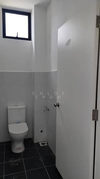 Shop / Office for Rent in Taman Bukit Kaze (Ulu Tiram) - Chloe Shum - Bathroom - PropertyGuru.com.my