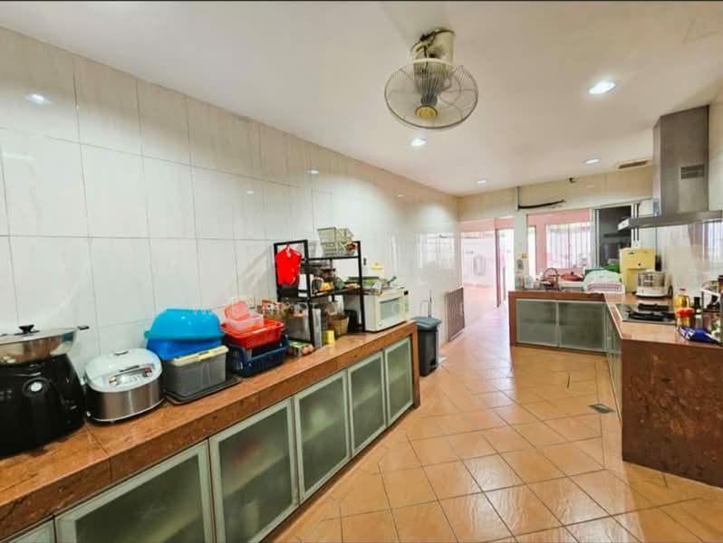 Semi-Detached House for Sale in Damansara Legenda (Petaling Jaya) - Wendy Chua - Kitchen - PropertyGuru.com.my