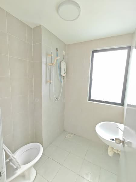 Pangsapuri untuk Dijual di Suria Rafflesia - Joanne Pua - Bathroom - PropertyGuru.com.my