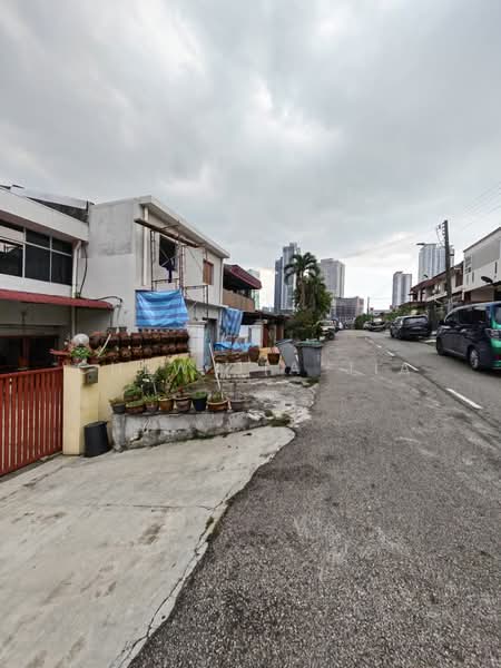 Rumah Teres 2 Tingkat untuk Dijual di Taman Century (Johor Bahru) - Chew Jia Jia - Exterior - PropertyGuru.com.my