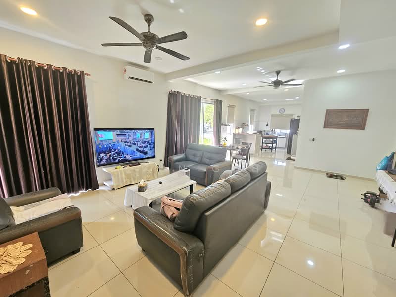 2-storey Terraced House for Sale in Bandar Rimbayu (Telok Panglima Garang) - Leon Goh - Living Room - PropertyGuru.com.my