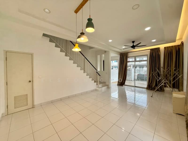 Rumah Teres 2 Tingkat untuk Dijual di Taman Bestari Perdana (Pasir Gudang) - Elston Chong - Living Room - PropertyGuru.com.my