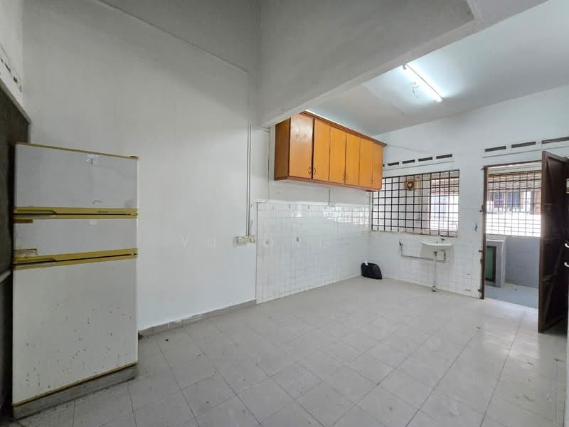 Rumah Teres 1 Tingkat untuk Dijual di Taman Johor Jaya (Johor Bahru) - Yucong . - Kitchen - PropertyGuru.com.my