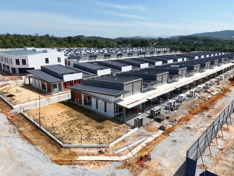 1-storey Terraced House for Sale in Pekan Dengkil (Dengkil) - Ahmad Faiz - Exterior - PropertyGuru.com.my