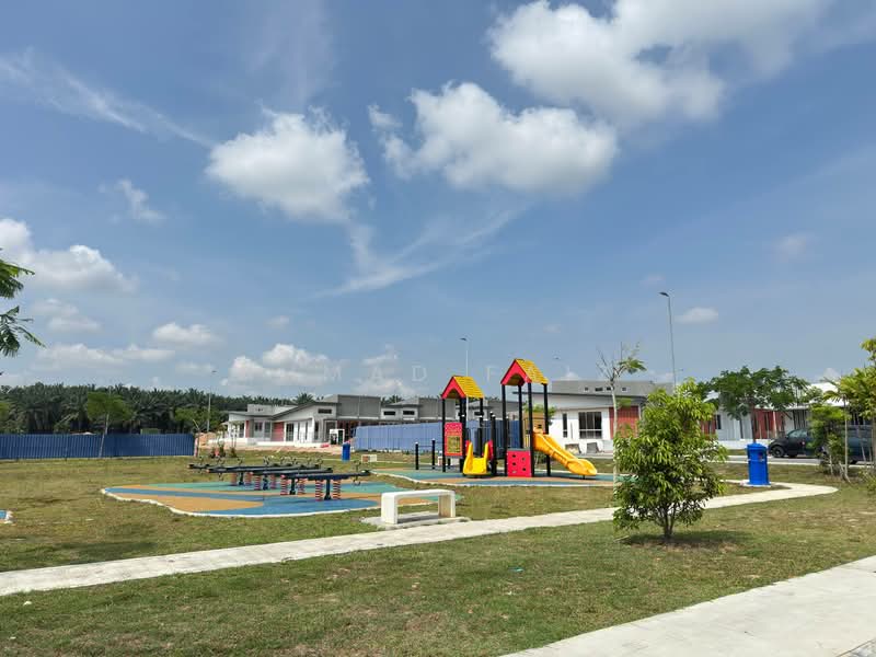 1-storey Terraced House for Sale in Pekan Dengkil (Dengkil) - Ahmad Faiz - Exterior - PropertyGuru.com.my