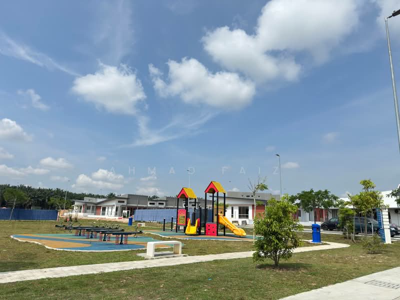 1-storey Terraced House for Sale in Pekan Dengkil (Dengkil) - Ahmad Faiz - Exterior - PropertyGuru.com.my