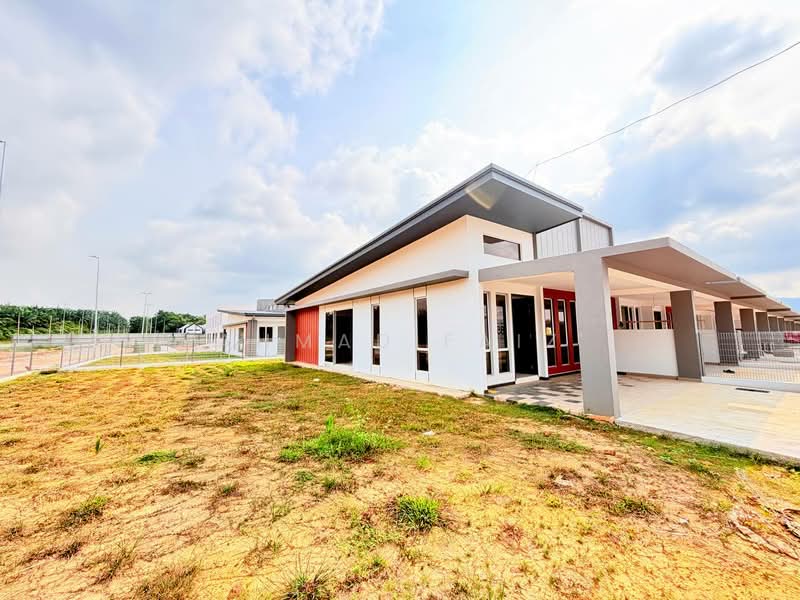 1-storey Terraced House for Sale in Pekan Dengkil (Dengkil) - Ahmad Faiz - Exterior - PropertyGuru.com.my