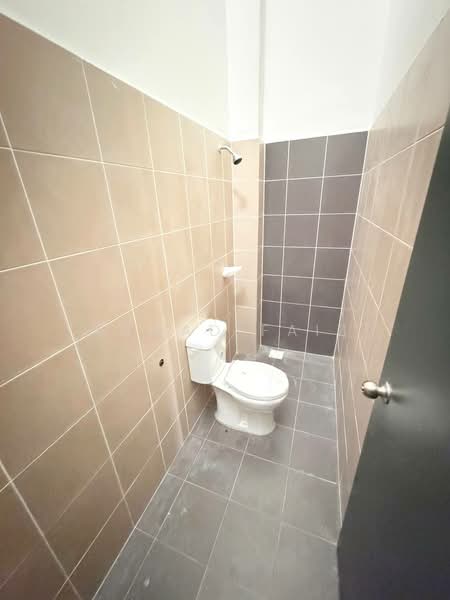 1-storey Terraced House for Sale in Pekan Dengkil (Dengkil) - Ahmad Faiz - Bathroom - PropertyGuru.com.my