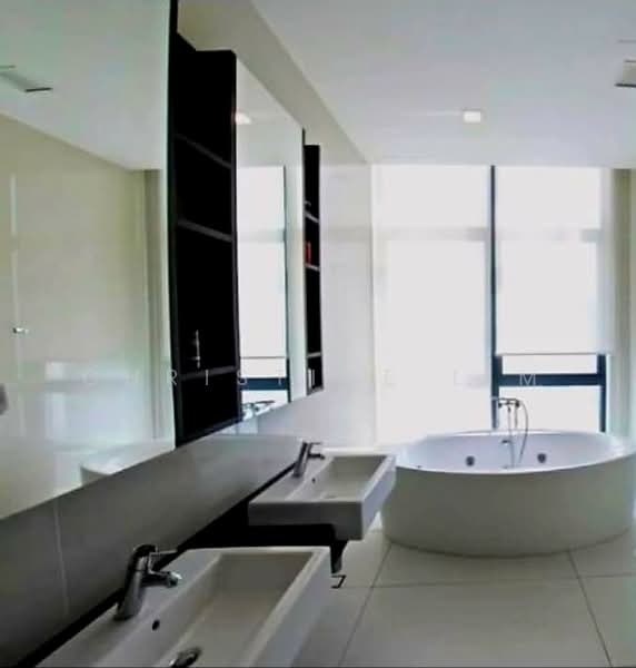 Kondominium untuk Dijual di Tropicana Grande - Christine Lim - Master Bathroom - PropertyGuru.com.my