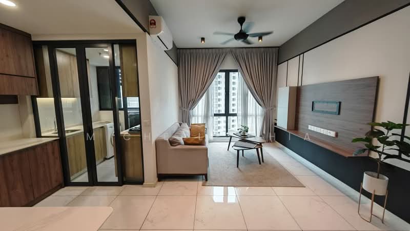 Servis Apartment untuk Disewa di Suasana @ Utropolis - Michelle Chia - Living Room - PropertyGuru.com.my