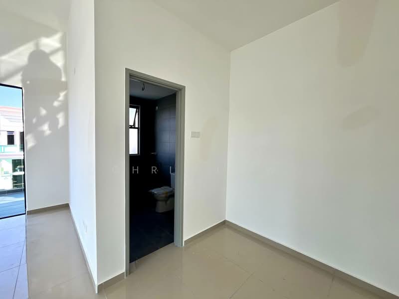 2-storey Terraced House for Sale in Taman Bestari Indah (Ulu Tiram) - Chris Liew - Interior - PropertyGuru.com.my