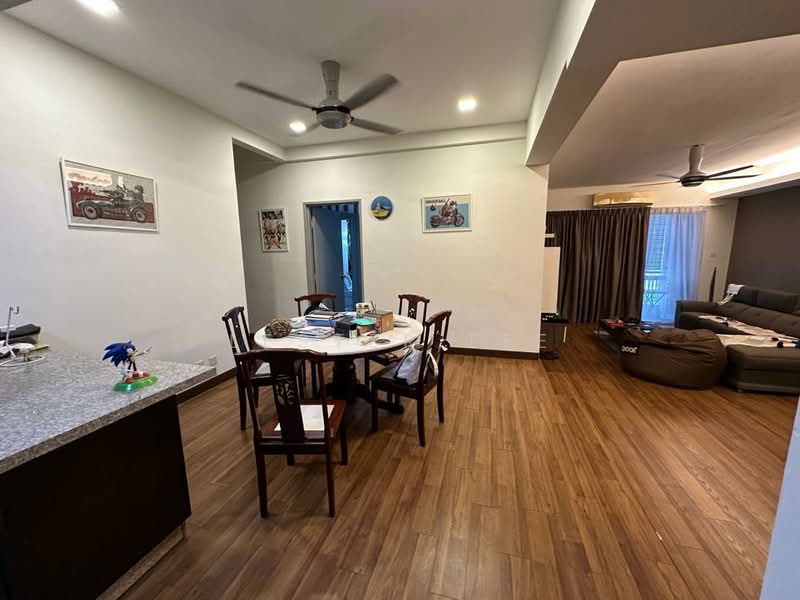 Kondominium untuk Dijual di Sterling - Lester Lee - Living Room - PropertyGuru.com.my