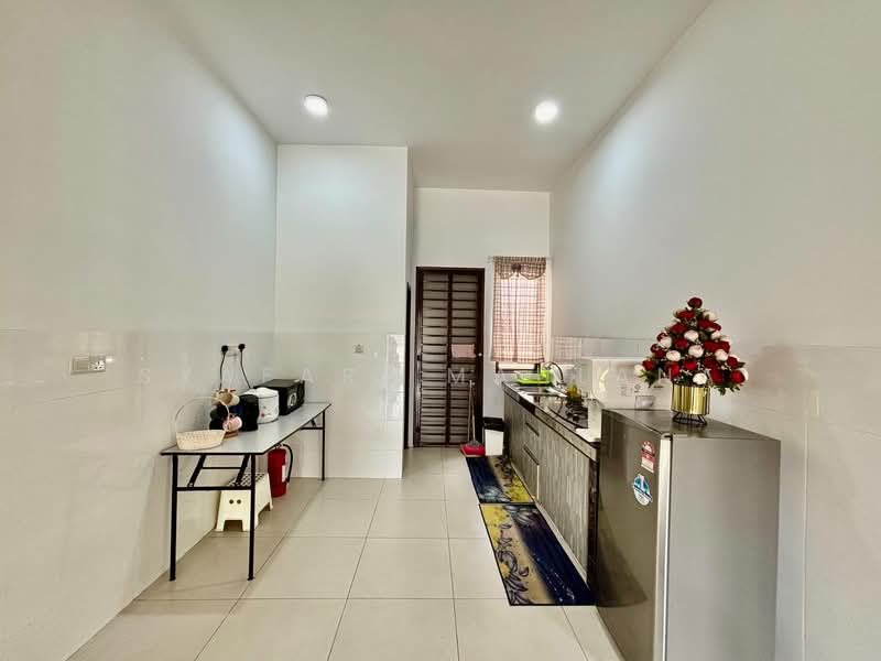 2-storey Terraced House for Sale in Alam Impian (Shah Alam) - Syafari Maulana - Kitchen - PropertyGuru.com.my