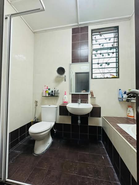 Rumah Berkembar untuk Dijual di Taman Pauh Jaya (Perai) - Fairus Hamid - Bathroom - PropertyGuru.com.my