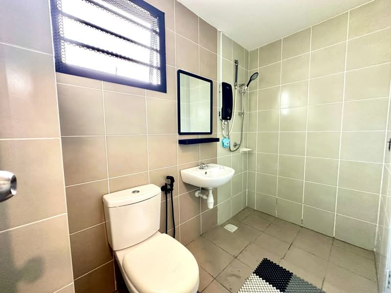Rumah Teres untuk Dijual di Kuala Selangor (Selangor) - Banin Yahya - Bathroom - PropertyGuru.com.my