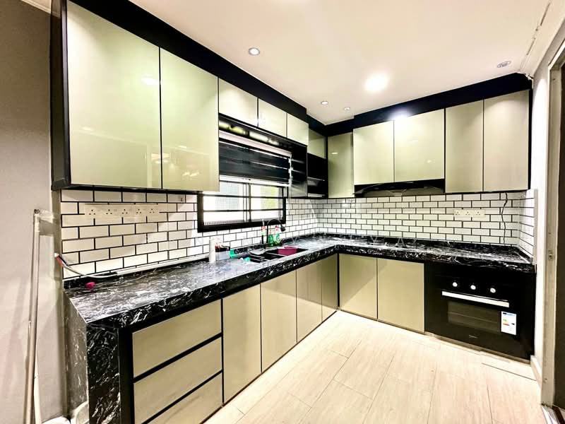Rumah Teres untuk Dijual di Kuala Selangor (Selangor) - Banin Yahya - Kitchen - PropertyGuru.com.my