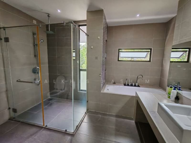 3-storey Terraced House for Rent in Sepang (Selangor) - Balkhis Hashim - Bathroom - PropertyGuru.com.my