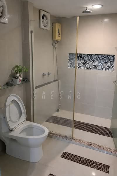 Pangsapuri untuk Disewa di Pangsapuri Vista Serdang - Maccen Cheong - Bathroom - PropertyGuru.com.my