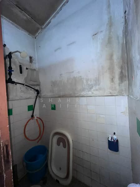 1-storey Terraced House for Sale in Taman Kelab Tuanku (Rantau) - Shahrol Ariffin - Bathroom - PropertyGuru.com.my