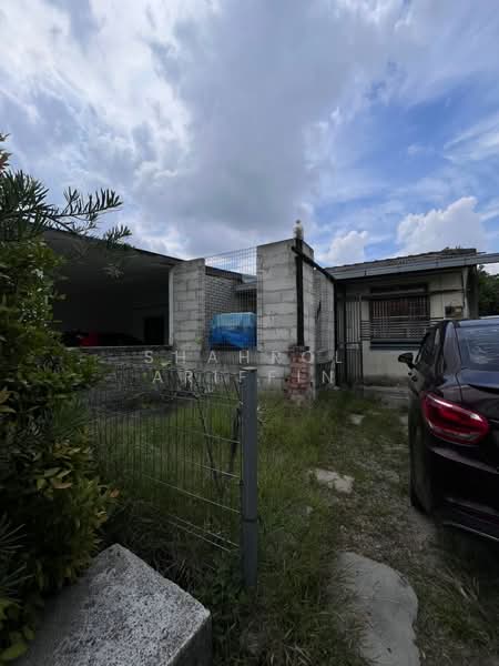 1-storey Terraced House for Sale in Taman Kelab Tuanku (Rantau) - Shahrol Ariffin - Exterior - PropertyGuru.com.my