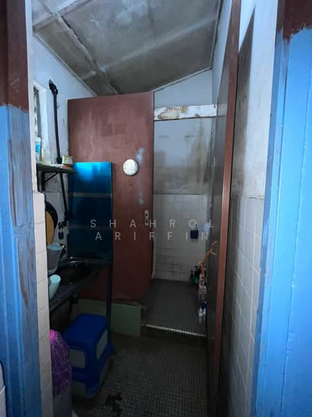 1-storey Terraced House for Sale in Taman Kelab Tuanku (Rantau) - Shahrol Ariffin - Bathroom - PropertyGuru.com.my
