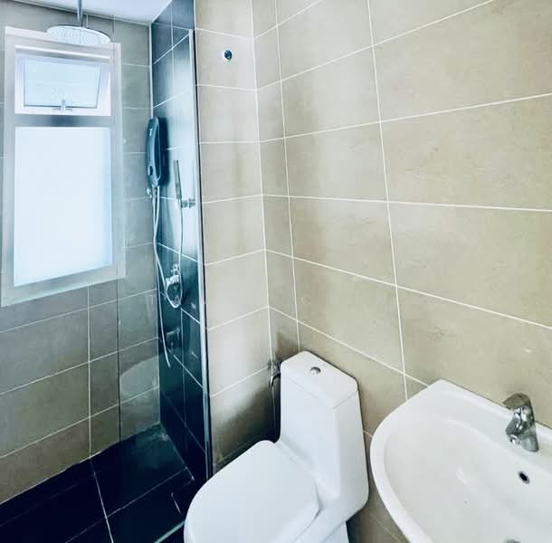 Service Residence for Sale at TriTower Residence @ Johor Bahru Sentral - Tammy Chin - Bathroom - PropertyGuru.com.my