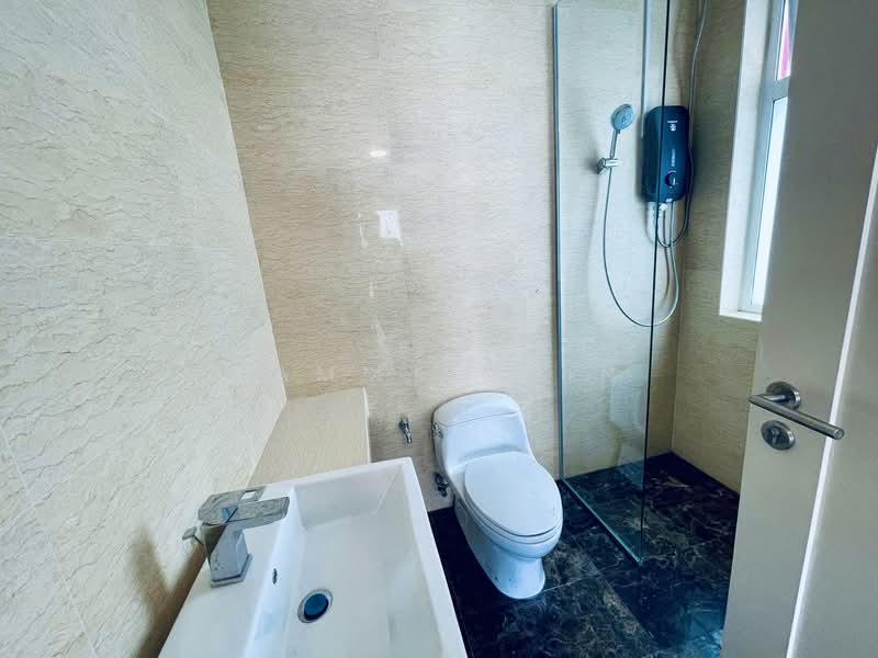 Service Residence for Sale at TriTower Residence @ Johor Bahru Sentral - Tammy Chin - Bathroom - PropertyGuru.com.my