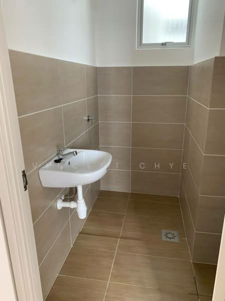 Kondominium untuk Disewa di Residensi Gembira 737 - Vincent Chye - Bathroom - PropertyGuru.com.my