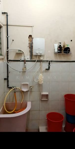 Rumah Teres 2 Tingkat untuk Dijual di Sungai Buloh (Selangor) - Kim Meng Lew - Bathroom - PropertyGuru.com.my