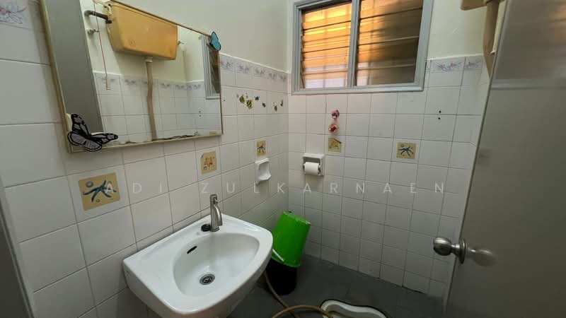 Rumah Teres 2 Tingkat untuk Disewa di Subang Jaya (Selangor) - Adi Zulkarnaen - Bathroom - PropertyGuru.com.my