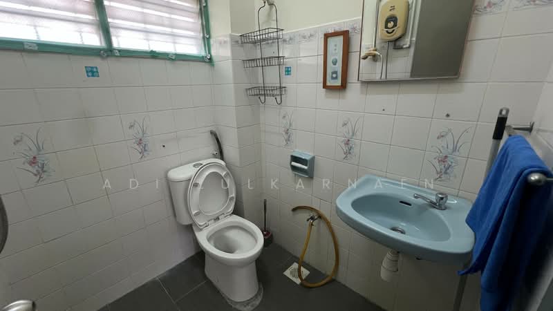Rumah Teres 2 Tingkat untuk Disewa di Subang Jaya (Selangor) - Adi Zulkarnaen - Bathroom - PropertyGuru.com.my