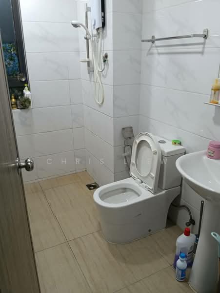 Service Residence for Sale at Country Garden Central Park - Chris Liew - Bathroom - PropertyGuru.com.my