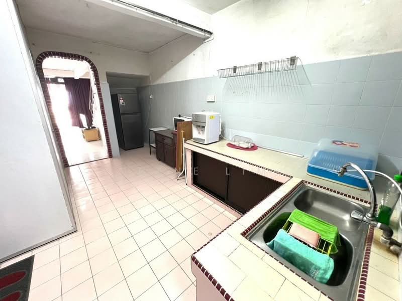 2-storey Terraced House for Rent in Taman Johor Jaya (Johor Bahru) - Irene Lim - Kitchen - PropertyGuru.com.my