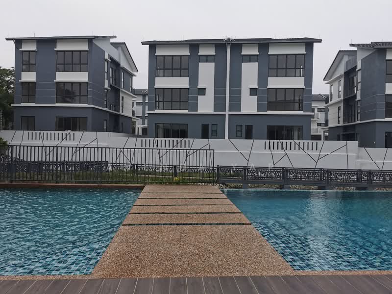 Semi-Detached House for Sale in Kwasa Damansara (Sungai Buloh) - Avenda Yap - Exterior - PropertyGuru.com.my
