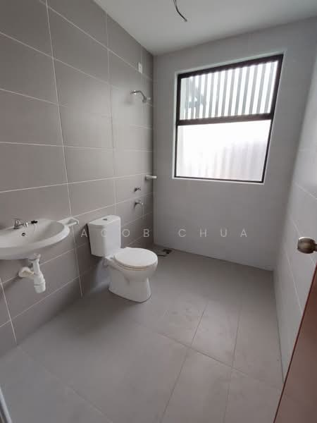 2-storey Terraced House for Sale in Taman Bestari Indah (Ulu Tiram) - Jacob Chua - Bathroom - PropertyGuru.com.my