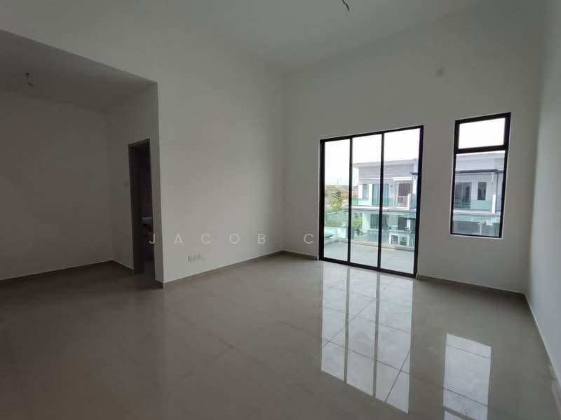 2-storey Terraced House for Sale in Taman Bestari Indah (Ulu Tiram) - Jacob Chua - Living Room - PropertyGuru.com.my